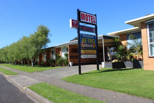 Portland Retro Motel offers clean and comfortable rooms at a reasonable price.